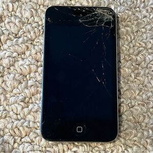 Apple iPod Touch 4th Generation Model A1367 8GB Silver PARTS